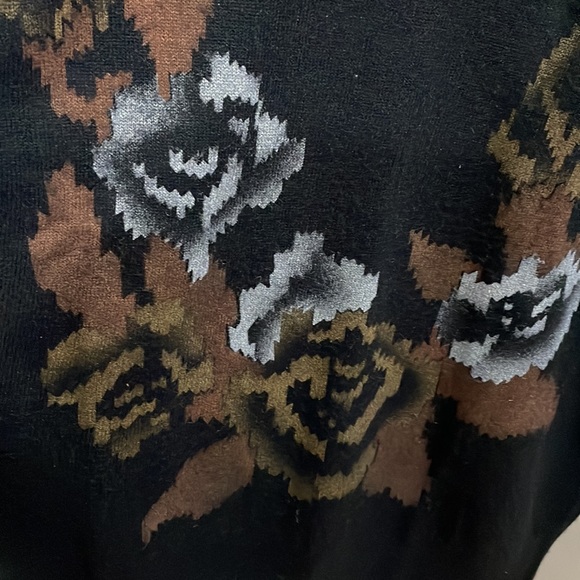 Like new! Vintage sweater! - Picture 7 of 8